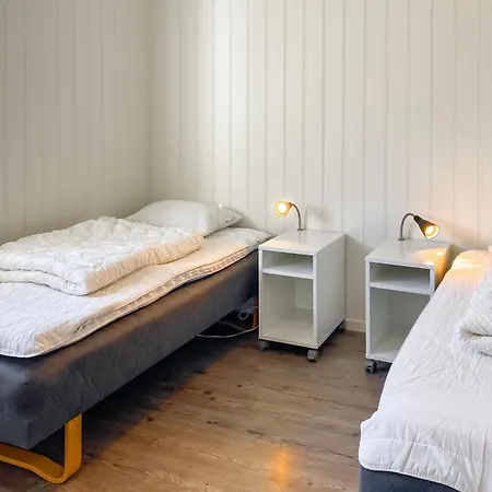 Belle Maison De 5 à Kverven