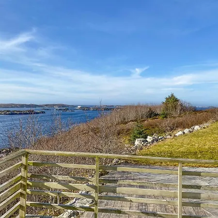 5 Bedroom Beautiful In Holiday home