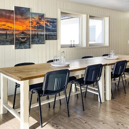 Belle Maison De 5 à Hébergement de vacances Kverven