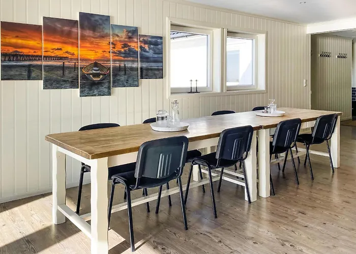 5 Bedroom Beautiful In Ferienhaus Kverven